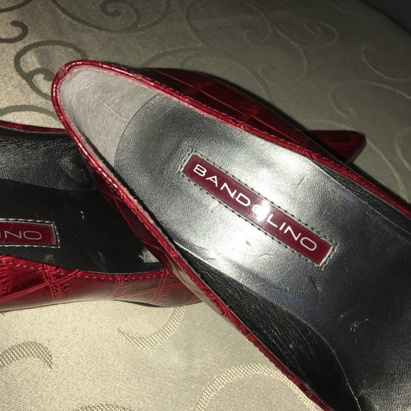 Bandolino Gorgeous deep red, patent shoes, pumps - Picture 4 of 4